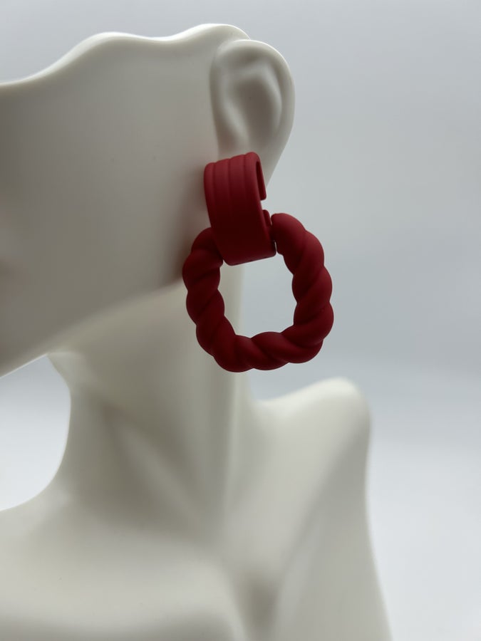 MATTE LOOP EARRINGS